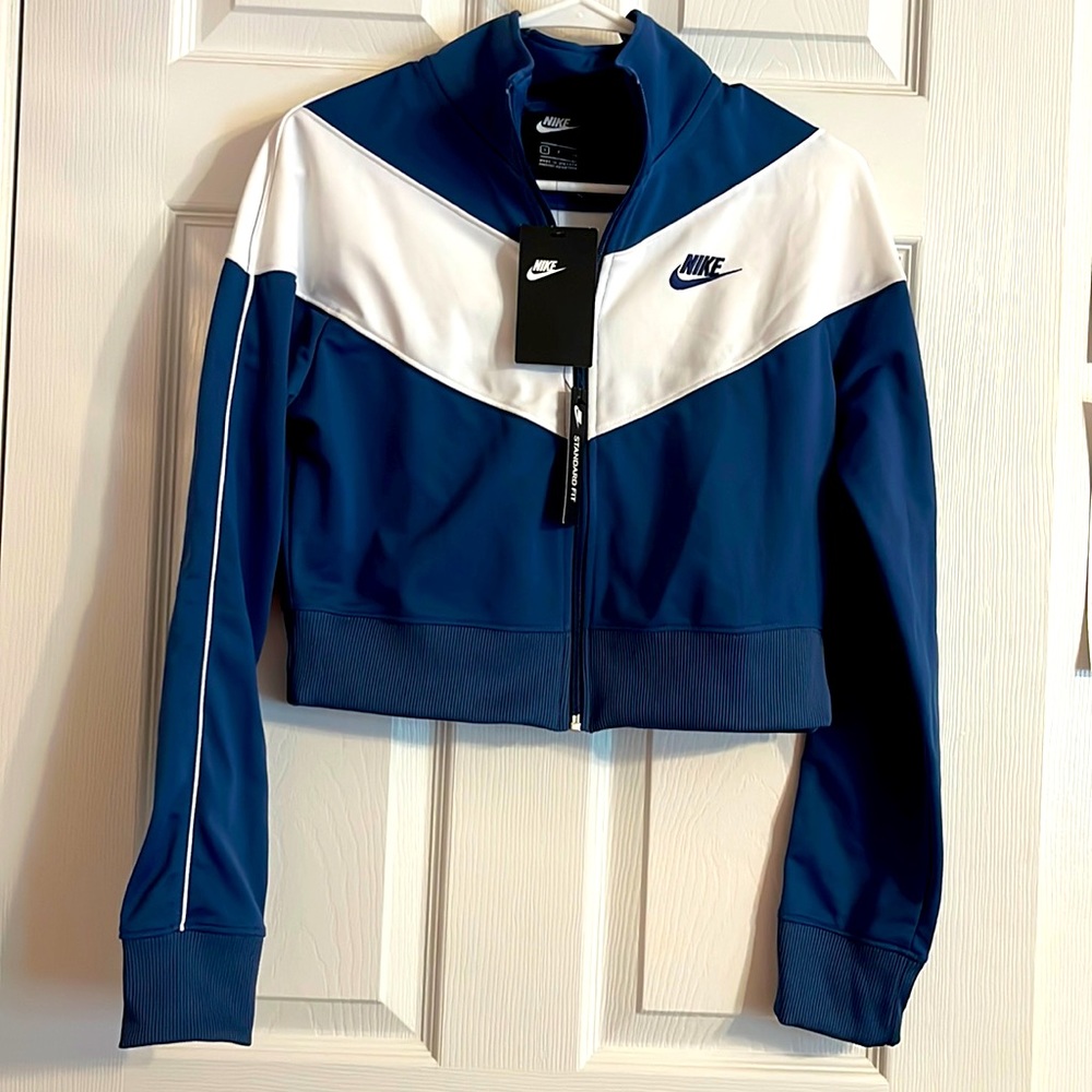 Nike Jacket, women’s size small, standard fit. #NWT